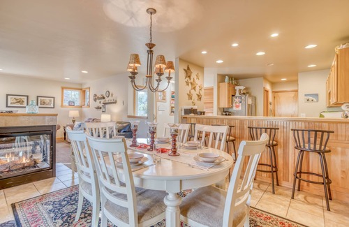Shorepine Village House | King Suite and Hot Tub Grace this Pacific City Custom Cottage!