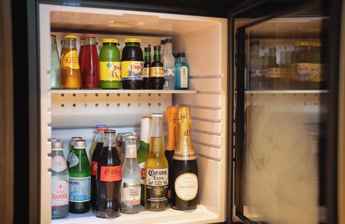 Municipio 2 House | King Suite with heated pool in the heart of Bari