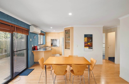 Black Head Apartment | Kingfisher a Charming 3-Bedroom Villa in Hallidays Point Perfect for Families
