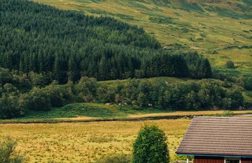 Crianlarich Ski Chalet | Kingfisher Lodge with sensational loch views