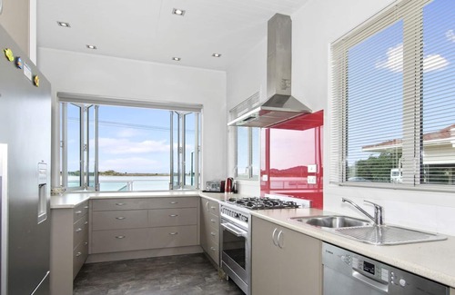 Ngunguru House | Kingfishers’ Landing – Ngunguru Holiday Unit