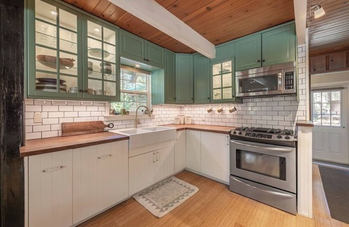Kings Beach Cabin | Kings Beach Cottage | Pet-Friendly, Near Beach