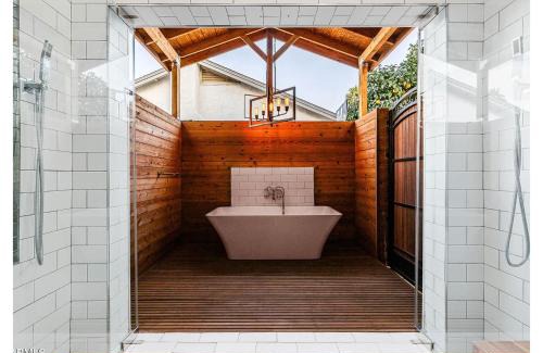 Paradise Valley Village House | Kings Villa