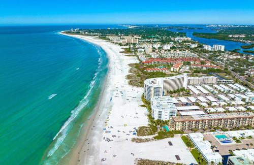 Saint Armands Key House | Kingston Arms, 2nd Floor, Walk to Beach