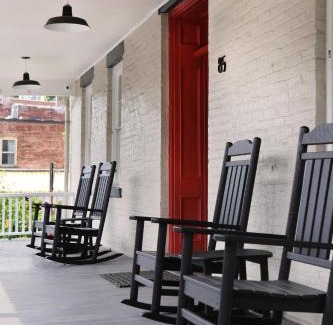 Connelly Bed & Breakfast | KIngston Carriage House