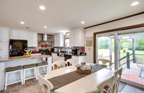 Kingston House | Kingston Home with On-Site Boat Parking 2 Mi to Lake