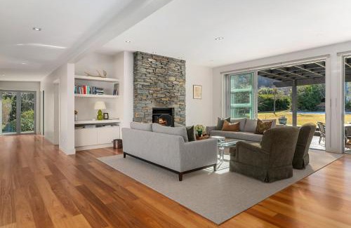 Arrowtown House | Kinsale - Spa, Pool, Gym and Tennis!