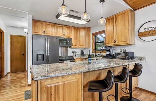 Mountainaire House | Kiowa Cabin Hideaway Vacation Rental | 6-Guest Mountain Hideaway, Flagstaff | Mins to Dwtn Trails