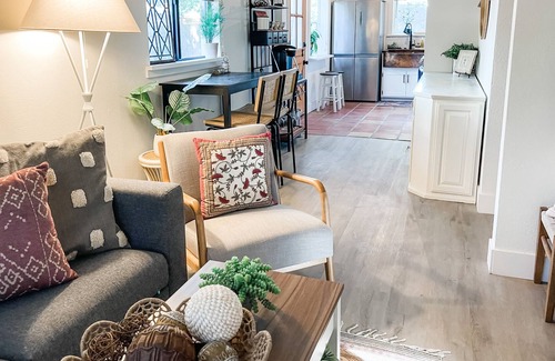Loomis Cottage | Kippy’s Cottage- Walk To Everything in Downtown Loomis