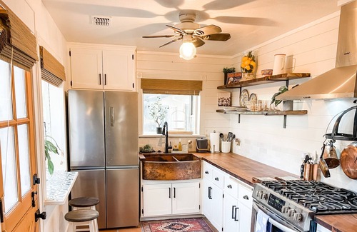 Loomis Cottage | Kippy’s Cottage- Walk To Everything in Downtown Loomis