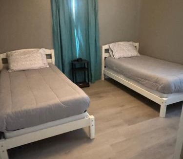 Kirksville House | Kirksville Guest House Pet Friendly