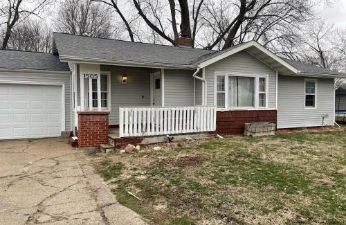 Kirksville House | Kirksville Guest House Pet Friendly