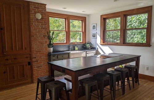 Twain House | Kirkwood Manor - a retreat near downtown IC