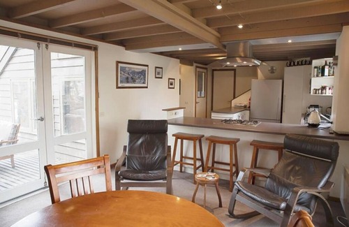 Dinner Plain House | Kirwin - Cosy chalet, location perfect.