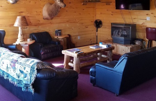 Cedaredge Cabin | Kiser Creek Cabins