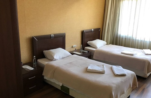Karaoz Hotel | Kisikpet Hotel