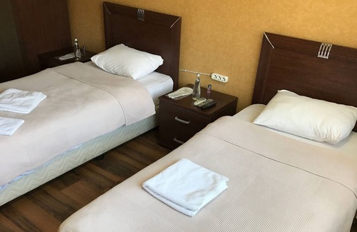 Karaoz Hotel | Kisikpet Hotel