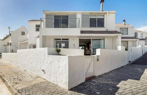 Big Bay Villa | Kleinbaai Cottage on the Sea