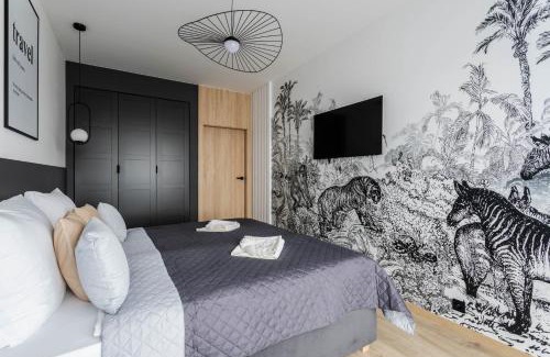 Jezyce Apartment | Klimatyzowany Apartament Very Berry z Parkingiem w Poznaniu by Noclegi Renters