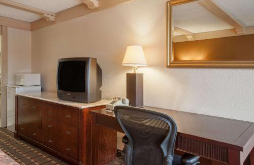 Southwest Greensburg Hotel | Knights Inn Greensburg