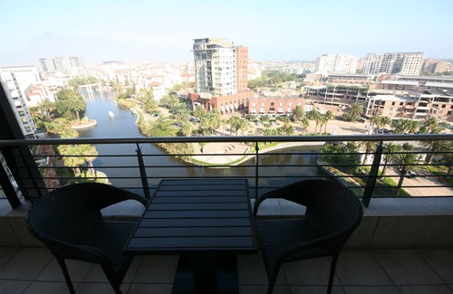 Century City Apartment | Knightsbridge 902E by CTHA