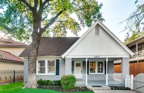 Knox - Henderson House | Knox Henderson, great location, restaurants and shops minutes away!