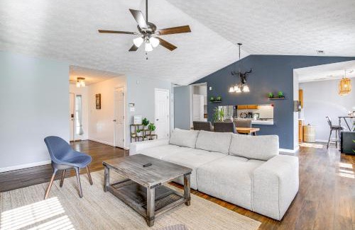 Knoxville House | Knoxville Home with Sunroom about 9 Mi to Downtown!