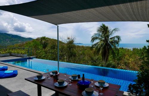 Hua Thanon Villa | Ko Samui Seaview pool villa Philippa with car