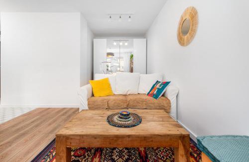 Bielany Apartment | Kochanowskiego 3 by Homeprime