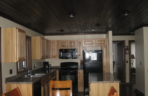 Rapid City House | Kojak Secluded Cabin 5 miles to Lake Pactola! Hot tub! Beautiful View Wi-Fi