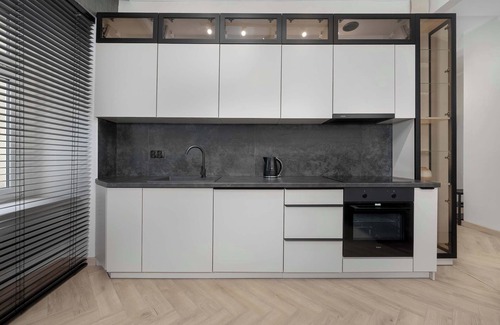 Wroclaw City Center Apartment | Komuny Paryskiej 14 Wrocław | Beige Apartment with Home Office