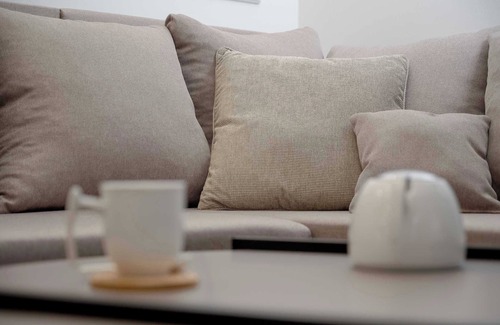 Wroclaw City Center Apartment | Komuny Paryskiej 14 Wrocław | Beige Apartment with Home Office