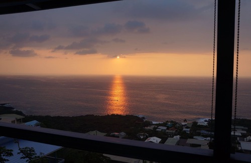 Kona Paradise House | Kona Cliff House at Pebble Beach - a romantic getaway!