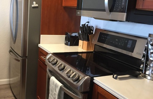 Historic Kailua Village Condo | Kona Reef F14 Oceanfront Luxury, Full AC, King