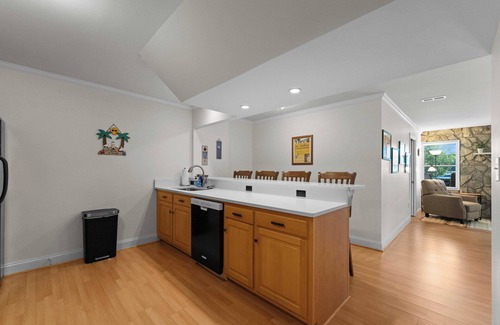 Lake Norman of Catawba Cottage | Kool Breeze by Avantstay Boat Ramp + Hot Tub