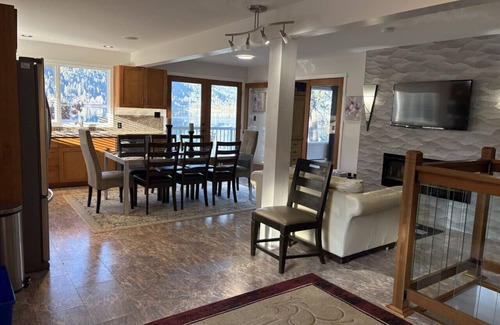 Nelson Condo | Kootenay, Lakeside Retreat, Main Floor and Walkout