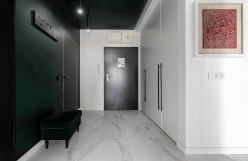 Srodmiescie Apartment | Kopcińskiego Superior Apartment