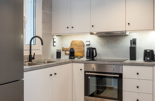 Georgioupolis Villa | Kournas-sleeps8-parking-garden-pool-petfriendly