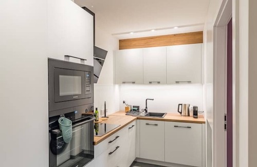 Krowodrza Apartment | Kraków Business Suite - 47m2, Balcony and Parking by Rentujemy