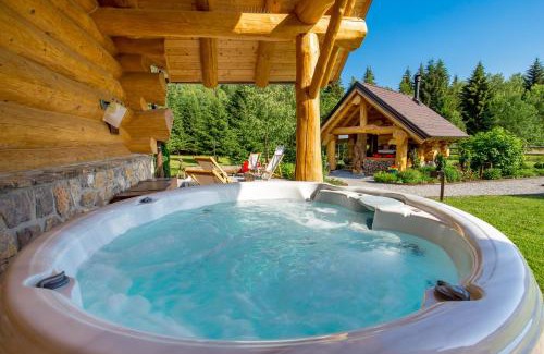 Hlevci Ski Chalet | KRALJICA ŠUME - Divjake Log Home