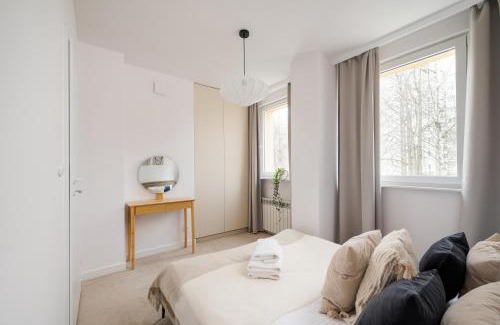 Muranow Apartment | Krasiński Garden Superior Apartment