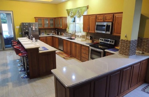 Bon Accord Village Villa | Kristin's Place in Bon Accord, Mins To Airport,Major Beaches,Island Tour