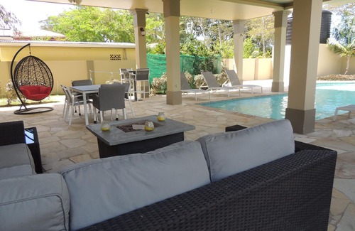 Bon Accord Village Villa | Kristin's Place in Bon Accord, Mins To Airport,Major Beaches,Island Tour