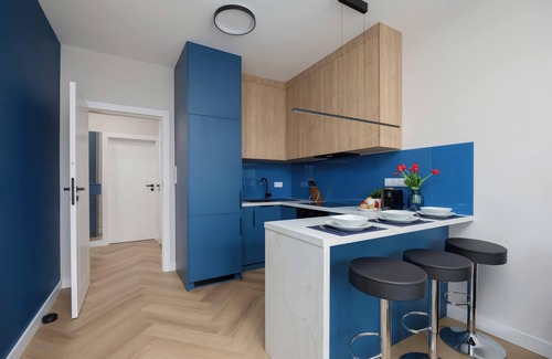 Srodmiescie Apartment | Krucza 46 | Stylish Apartment | Desk