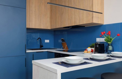 Srodmiescie Apartment | Krucza 46 | Stylish Apartment | Desk