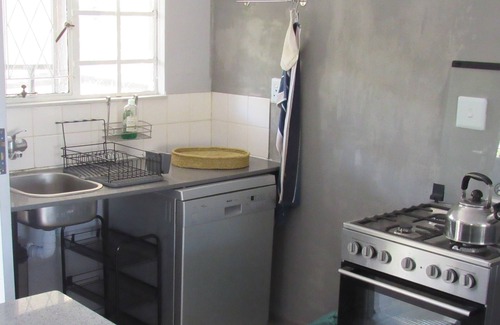 Marloth Park Ski Chalet | KRUGER WILD RETREAT - HYENA CHALET