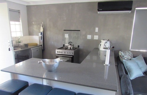 Marloth Park Ski Chalet | KRUGER WILD RETREAT - HYENA CHALET