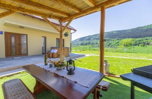 Otocac House | Kuća Trota - sauna, HOT TUB