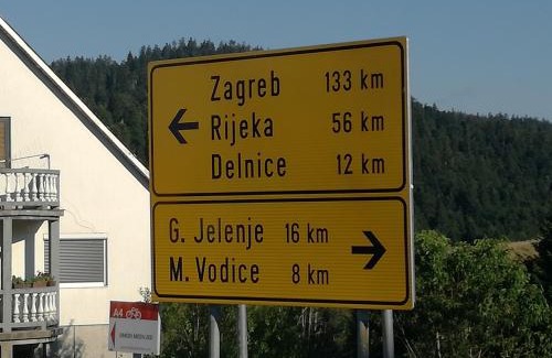 Crni Lug Apartment | Kuća za odmor "Jasna" (Holiday home "Jasna")