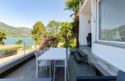 Collina d'Oro Apartment | Kümin Lake View by Quokka 360 - with direct access to the lake